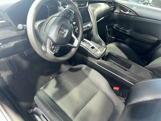 Honda Insight Vehicle Full-screen Gallery Image 09