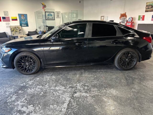 Honda Civic Sedan Vehicle Full-screen Gallery Image 04