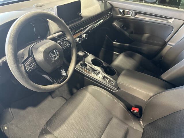 Honda Civic Sedan Vehicle Full-screen Gallery Image 09