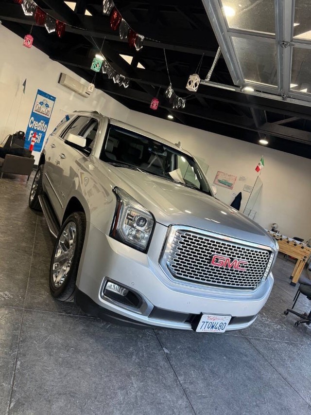 GMC Yukon Vehicle Full-screen Gallery Image 44