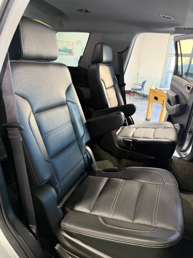 GMC Yukon Vehicle Full-screen Gallery Image 47