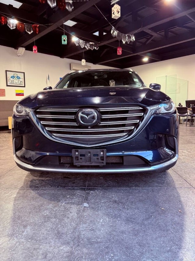 Mazda CX-9 Vehicle Full-screen Gallery Image 02