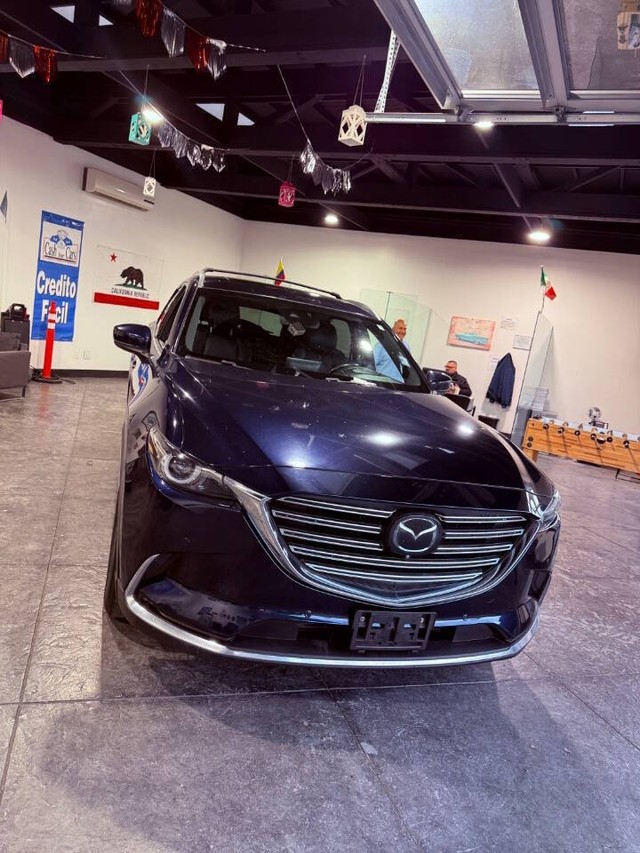 Mazda CX-9 Vehicle Full-screen Gallery Image 23