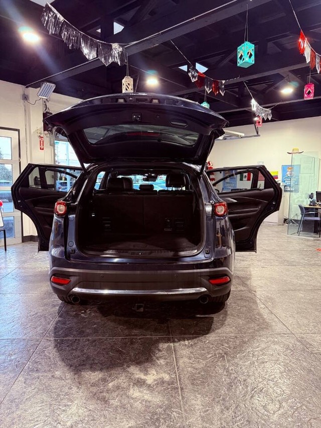 Mazda CX-9 Vehicle Full-screen Gallery Image 27