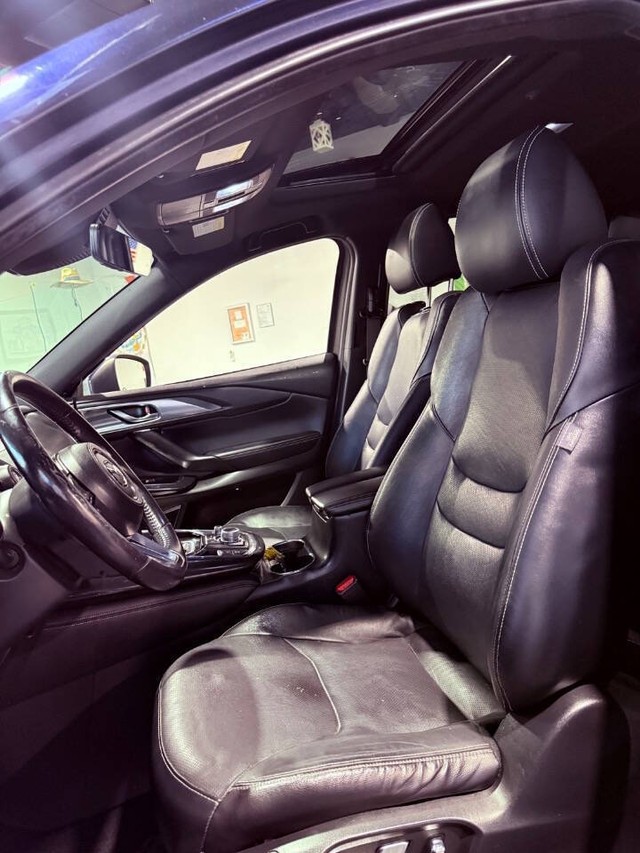 Mazda CX-9 Vehicle Full-screen Gallery Image 29