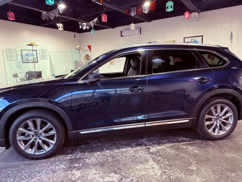 Mazda CX-9 Vehicle Full-screen Gallery Image 09