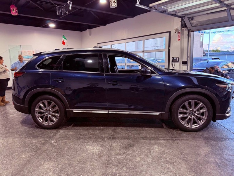 Mazda CX-9 Vehicle Full-screen Gallery Image 20