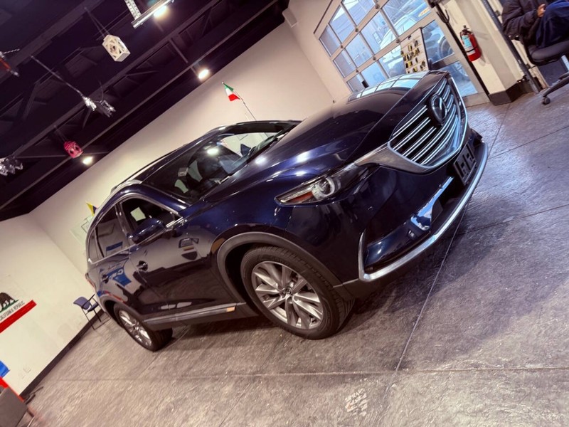 Mazda CX-9 Vehicle Full-screen Gallery Image 26