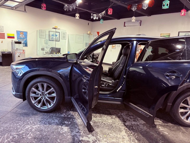 Mazda CX-9 Vehicle Full-screen Gallery Image 33