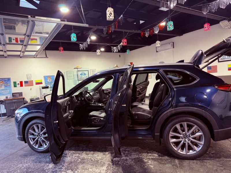 Mazda CX-9 Vehicle Full-screen Gallery Image 34