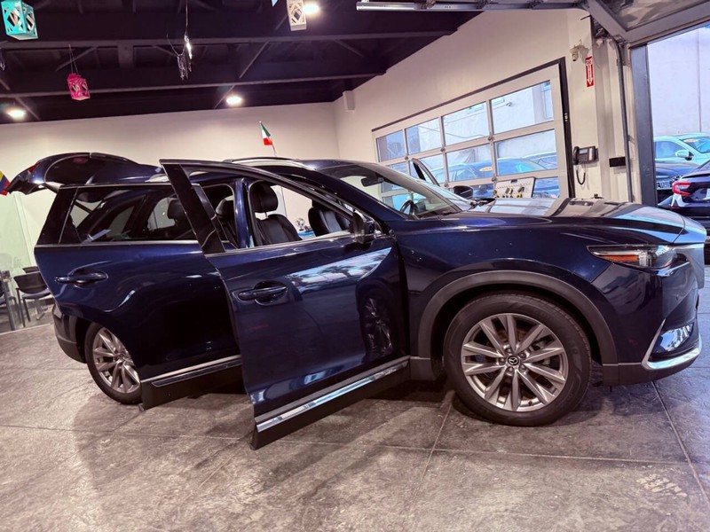 Mazda CX-9 Vehicle Full-screen Gallery Image 41