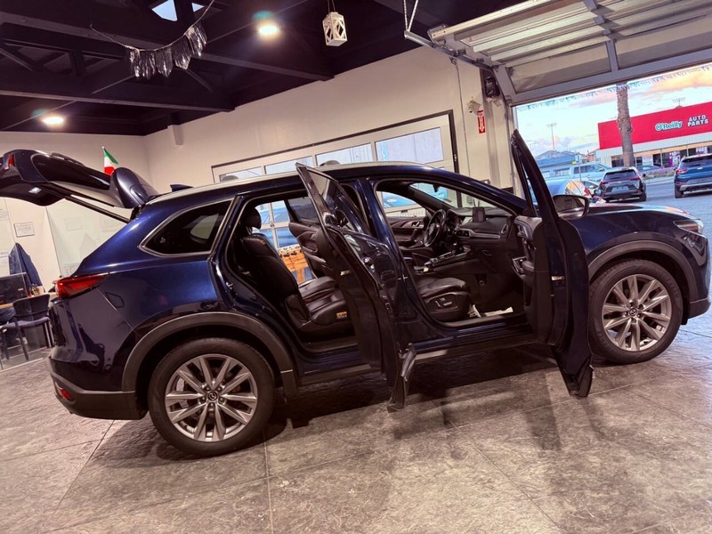 Mazda CX-9 Vehicle Full-screen Gallery Image 44