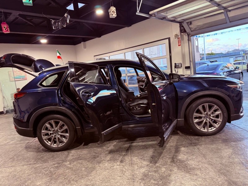 Mazda CX-9 Vehicle Full-screen Gallery Image 45