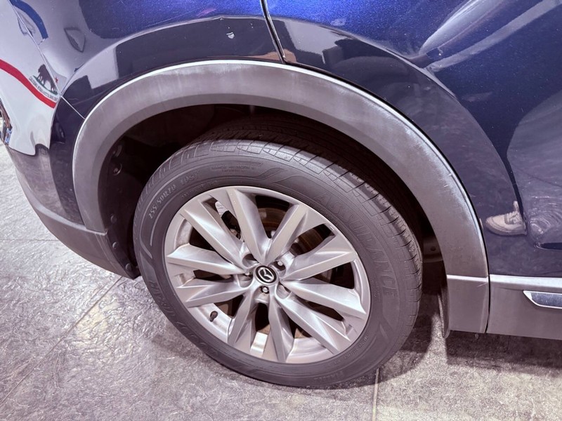 Mazda CX-9 Vehicle Full-screen Gallery Image 48