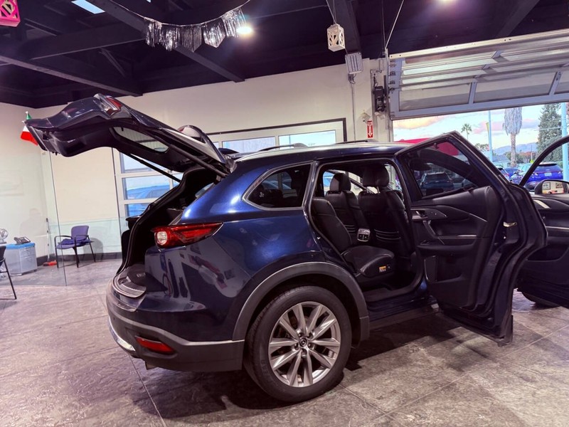 Mazda CX-9 Vehicle Full-screen Gallery Image 49