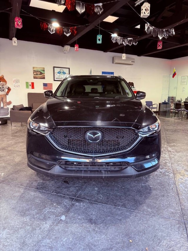 Mazda CX-5 Vehicle Full-screen Gallery Image 03