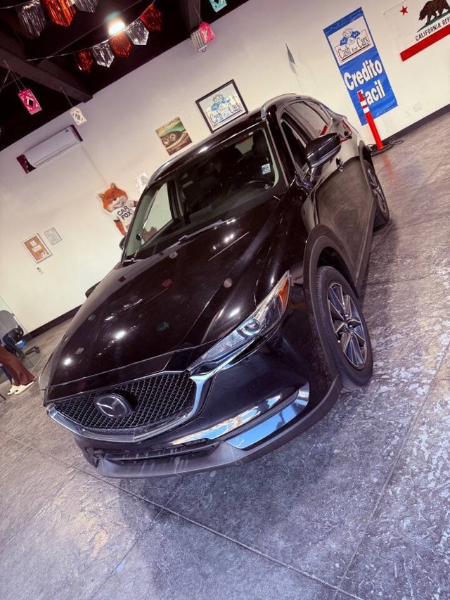 Mazda CX-5 Vehicle Full-screen Gallery Image 07