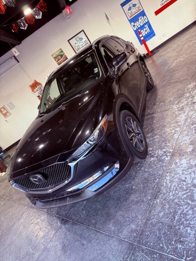 Mazda CX-5 Vehicle Full-screen Gallery Image 12