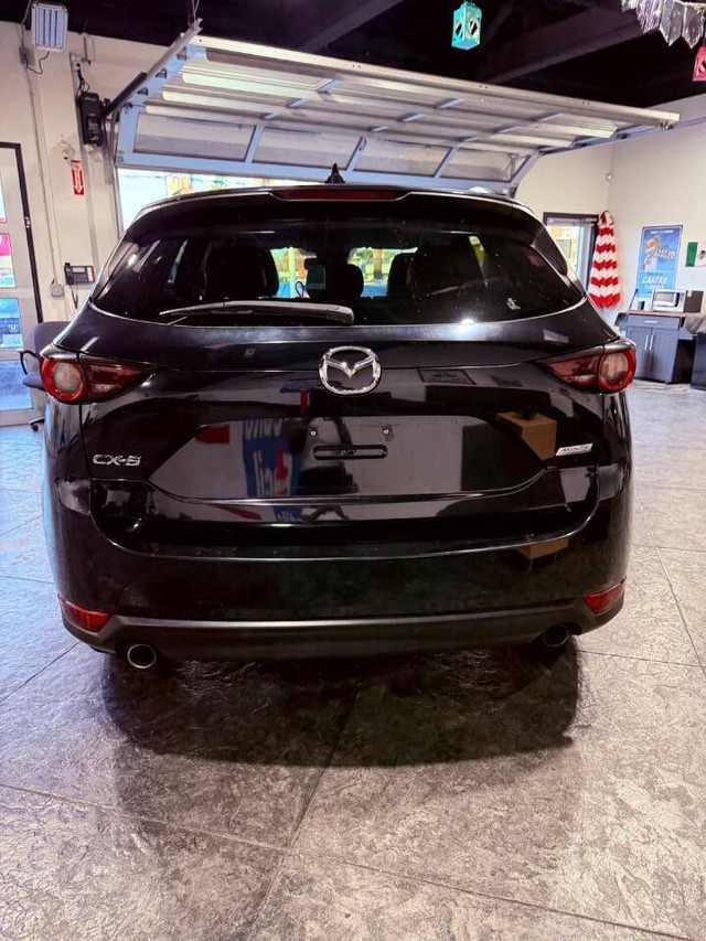 Mazda CX-5 Vehicle Full-screen Gallery Image 22