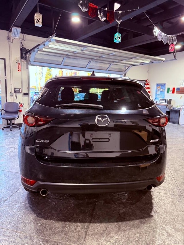 Mazda CX-5 Vehicle Full-screen Gallery Image 24