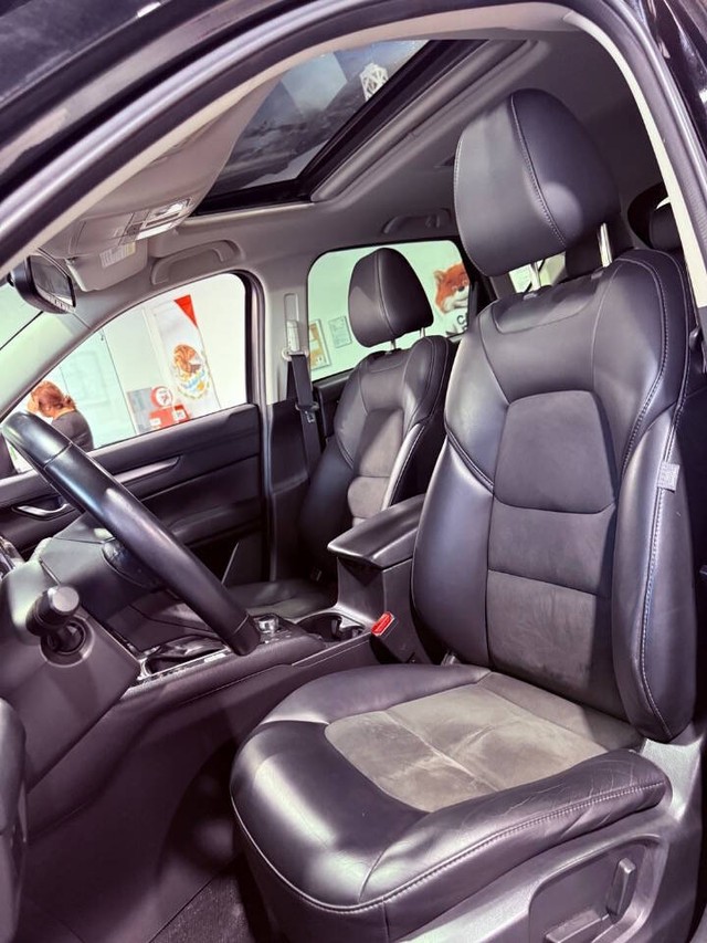 Mazda CX-5 Vehicle Full-screen Gallery Image 36