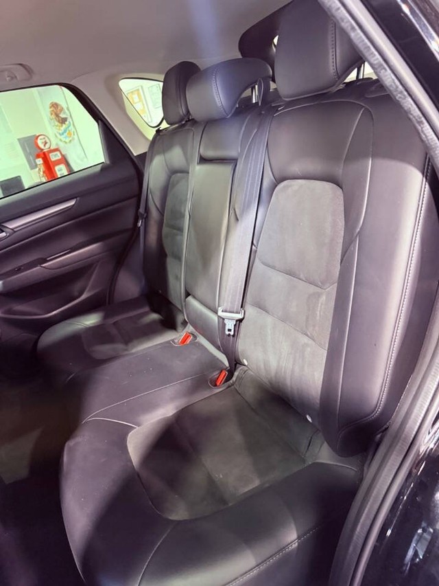 Mazda CX-5 Vehicle Full-screen Gallery Image 40