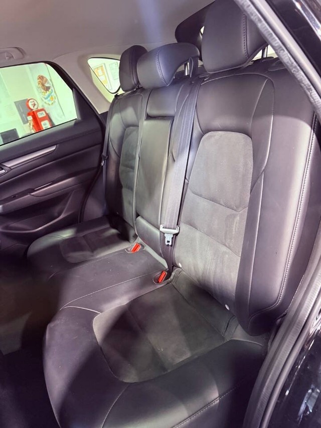 Mazda CX-5 Vehicle Full-screen Gallery Image 41