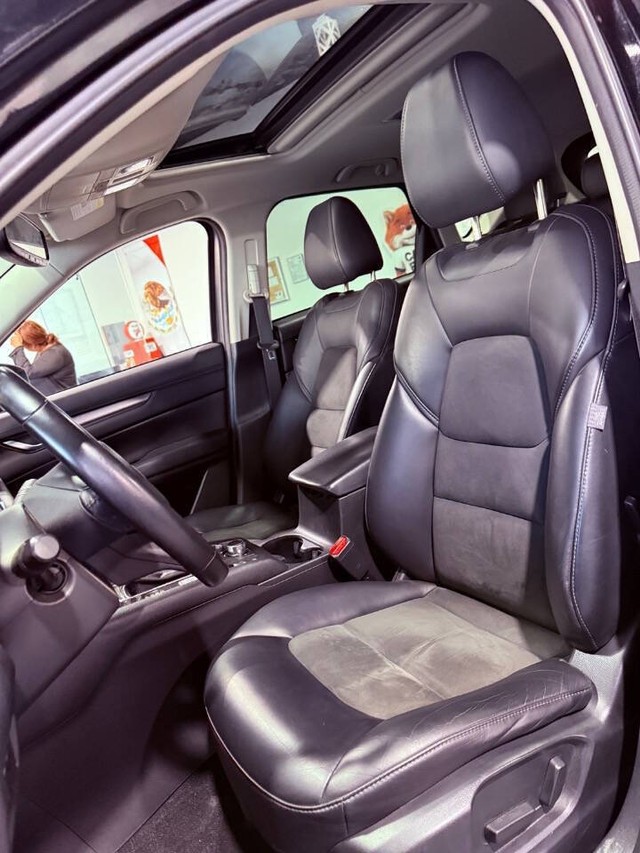 Mazda CX-5 Vehicle Full-screen Gallery Image 42