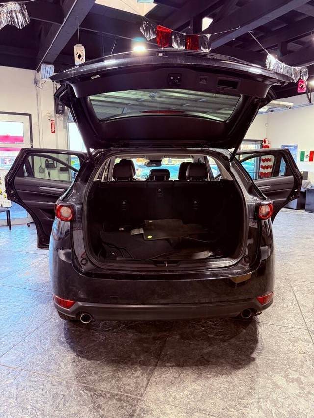 Mazda CX-5 Vehicle Full-screen Gallery Image 45