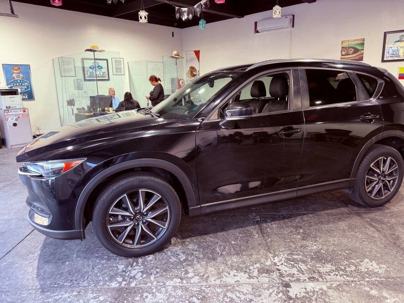 Mazda CX-5 Vehicle Full-screen Gallery Image 11