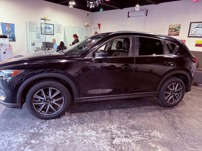 Mazda CX-5 Vehicle Full-screen Gallery Image 15