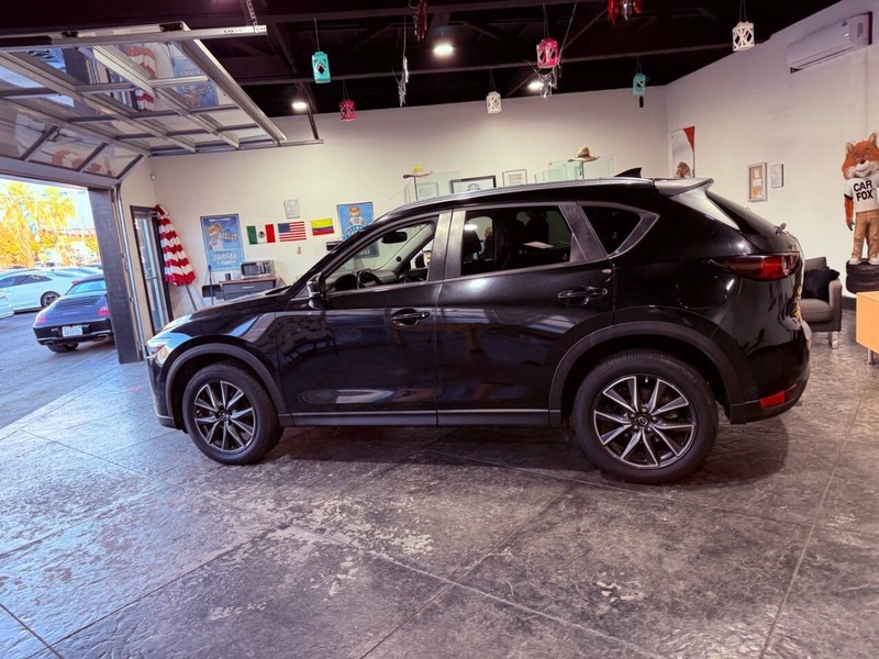 Mazda CX-5 Vehicle Full-screen Gallery Image 20