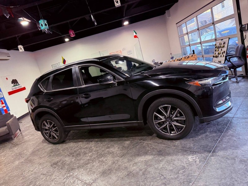 Mazda CX-5 Vehicle Full-screen Gallery Image 29