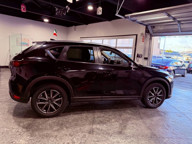 Mazda CX-5 Vehicle Full-screen Gallery Image 33