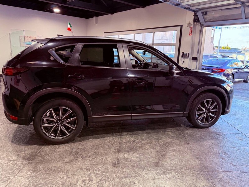 Mazda CX-5 Vehicle Full-screen Gallery Image 34