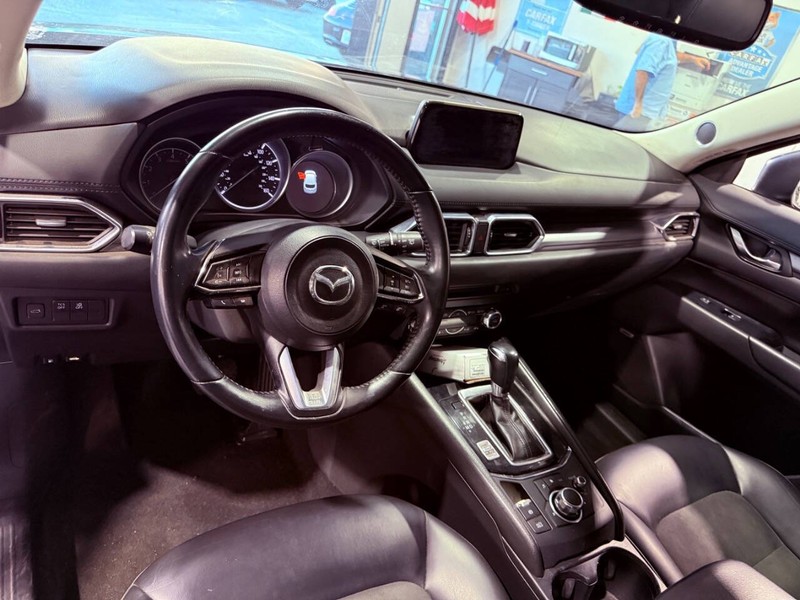 Mazda CX-5 Vehicle Full-screen Gallery Image 37