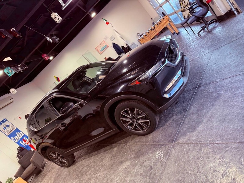 Mazda CX-5 Vehicle Full-screen Gallery Image 38