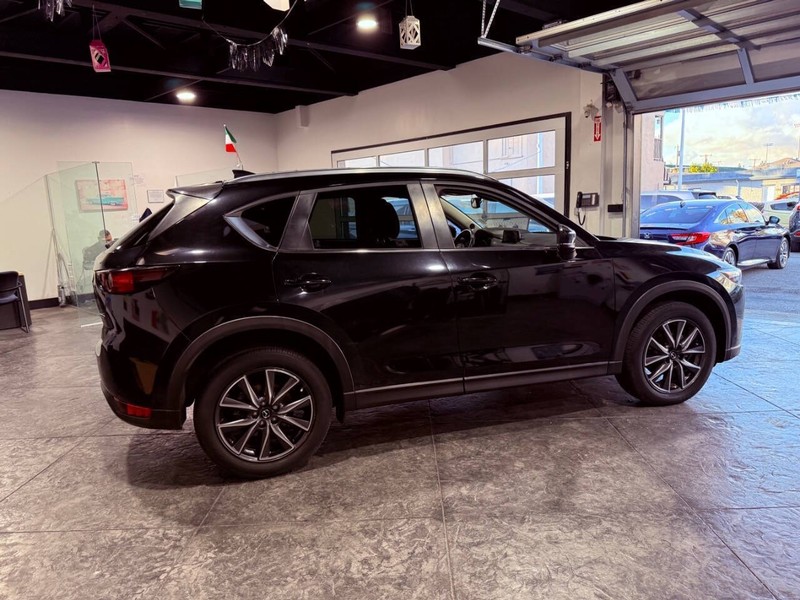 Mazda CX-5 Vehicle Full-screen Gallery Image 39