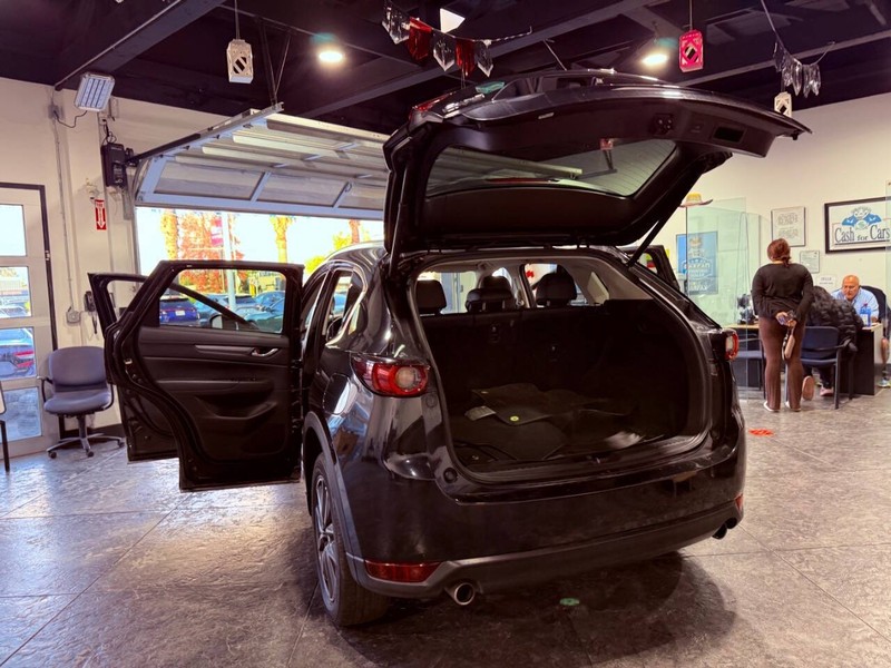 Mazda CX-5 Vehicle Full-screen Gallery Image 43