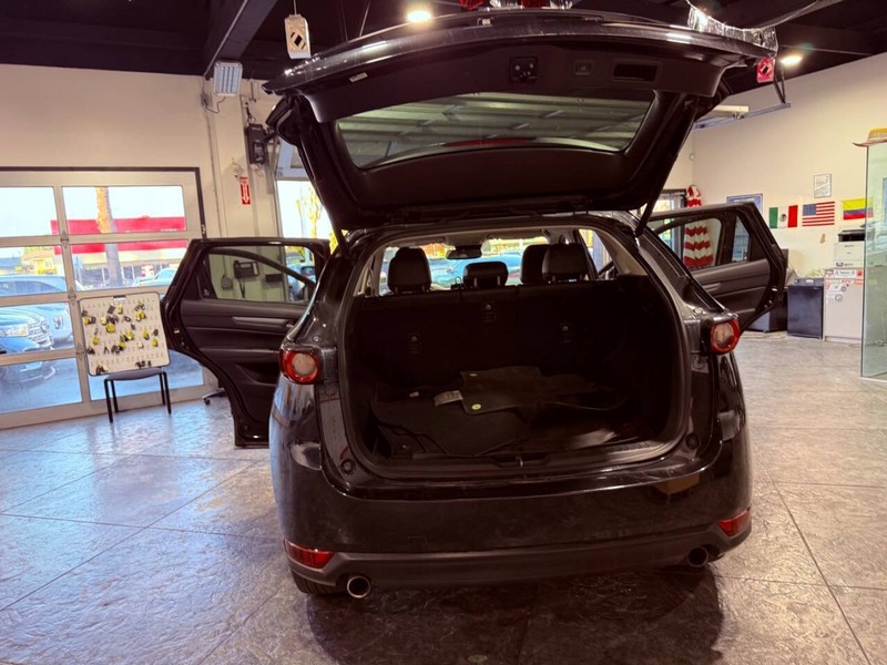 Mazda CX-5 Vehicle Full-screen Gallery Image 44