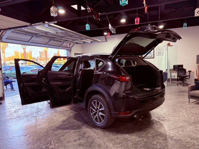 Mazda CX-5 Vehicle Full-screen Gallery Image 46