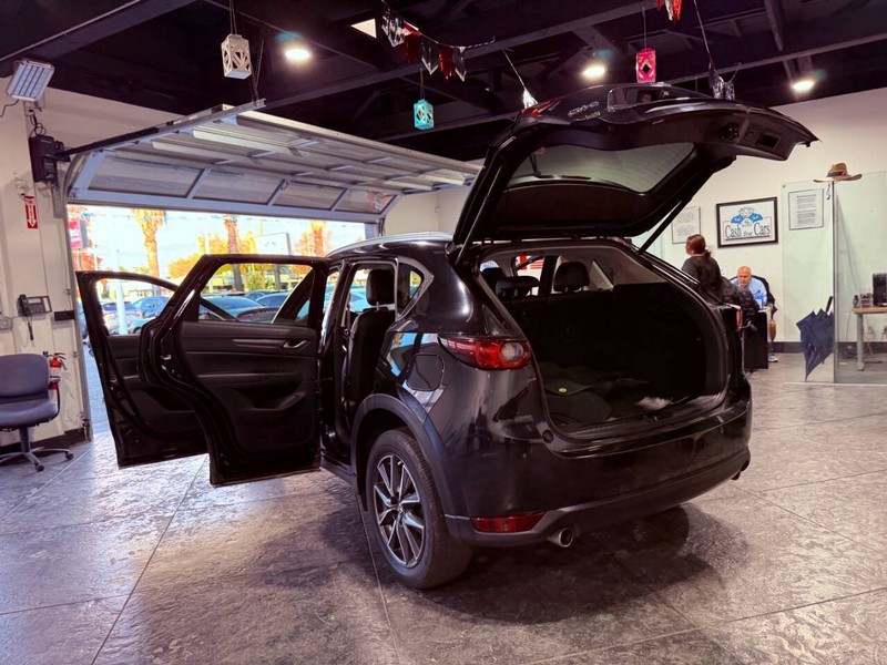 Mazda CX-5 Vehicle Full-screen Gallery Image 47