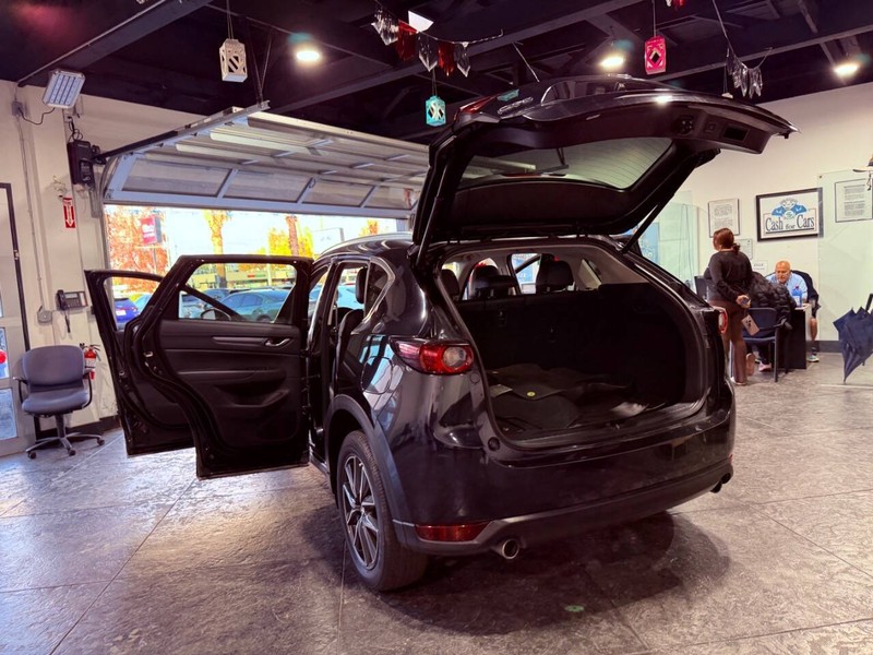 Mazda CX-5 Vehicle Full-screen Gallery Image 48