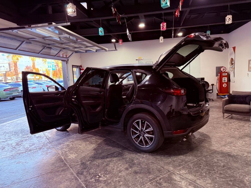 Mazda CX-5 Vehicle Full-screen Gallery Image 50