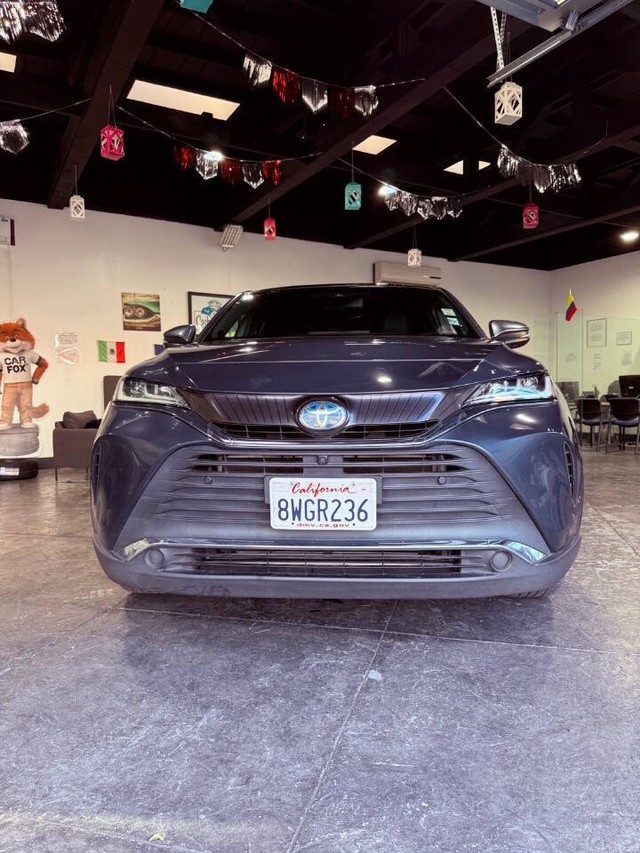 Toyota Venza Vehicle Full-screen Gallery Image 02