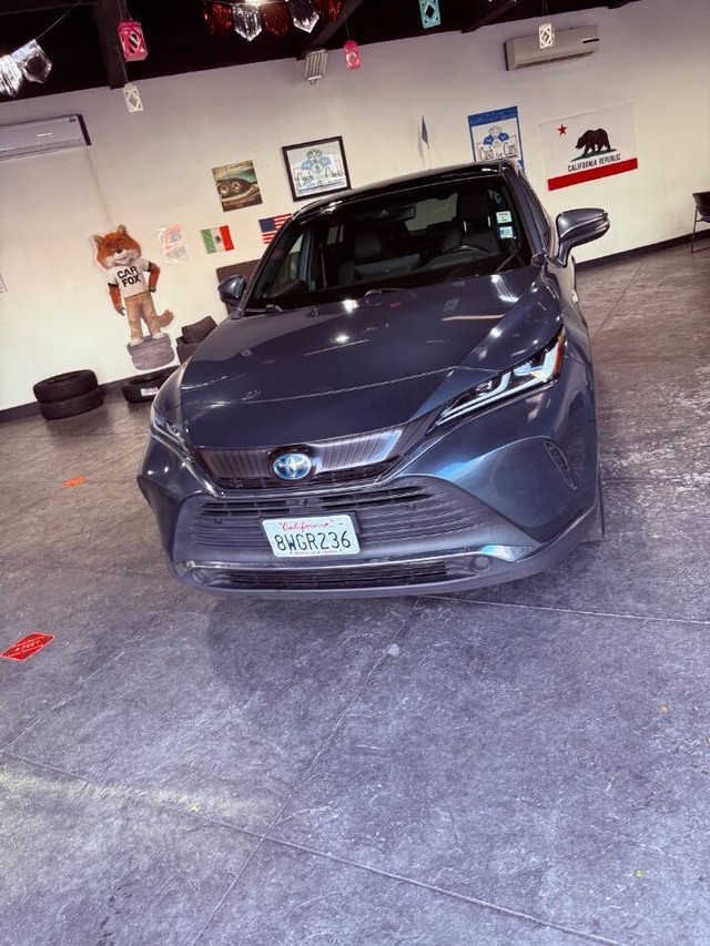 Toyota Venza Vehicle Full-screen Gallery Image 05