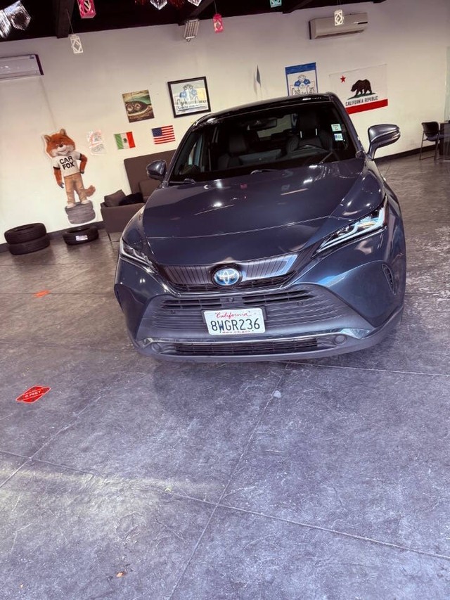 Toyota Venza Vehicle Full-screen Gallery Image 06