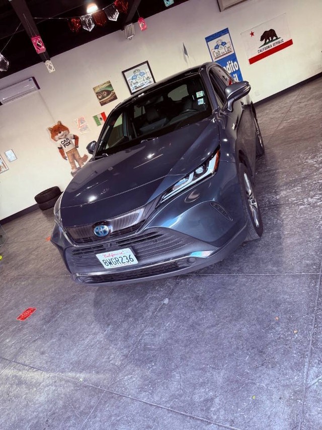 Toyota Venza Vehicle Full-screen Gallery Image 09