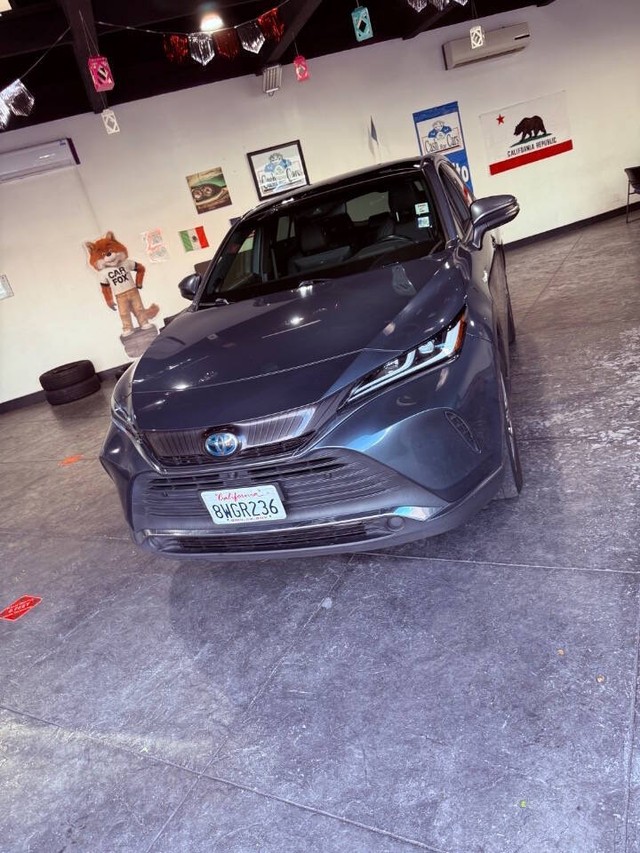 Toyota Venza Vehicle Full-screen Gallery Image 10