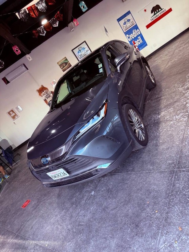 Toyota Venza Vehicle Full-screen Gallery Image 13